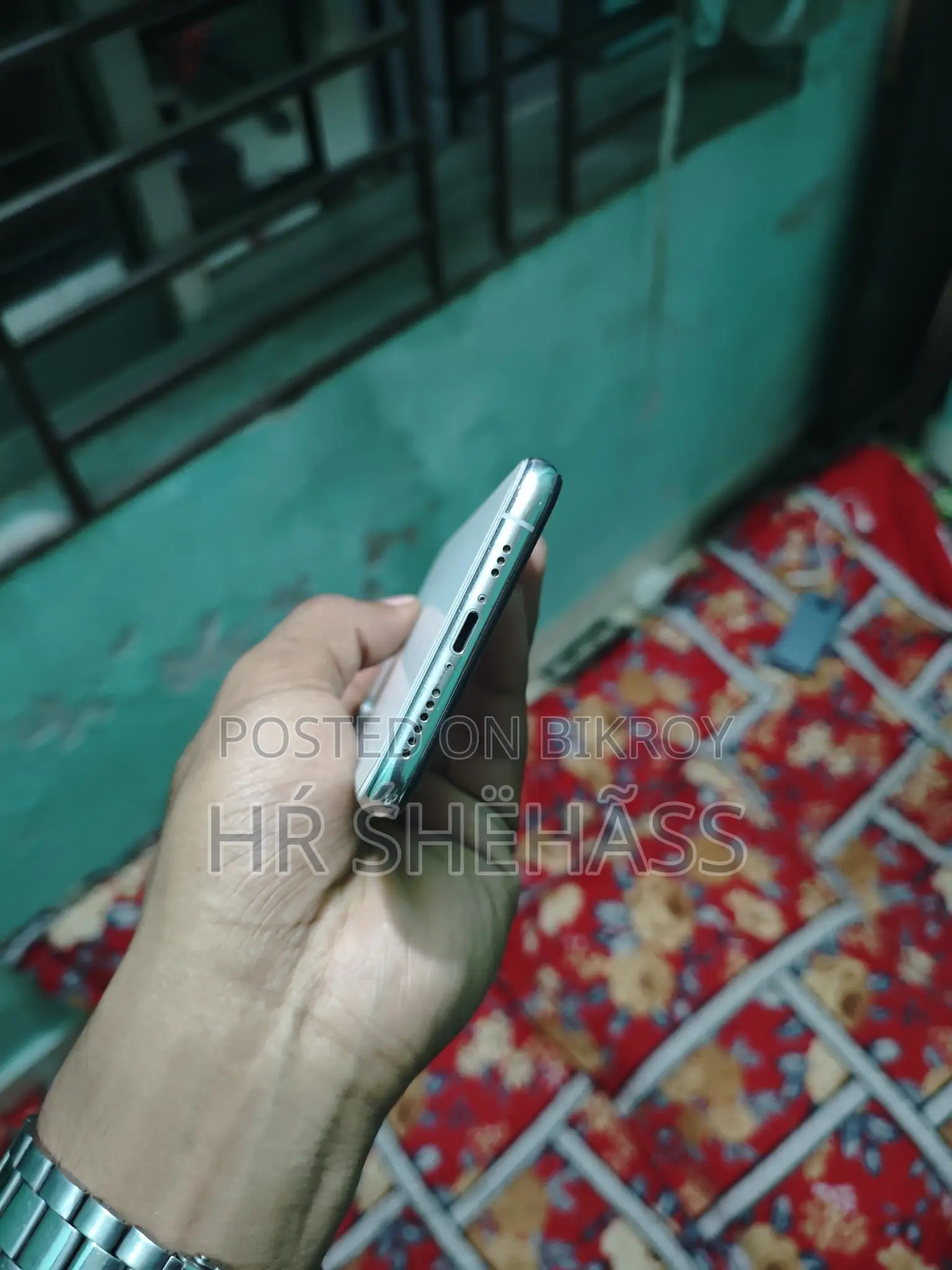 Apple iPhone XS (Used) - All Functions Working