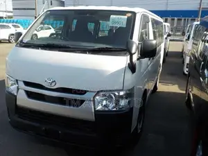 Toyota Hiace DX PKG 3.5 WHITE 2021