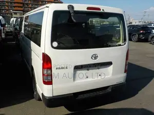 Toyota Hiace DX PKG 3.5 WHITE 2021