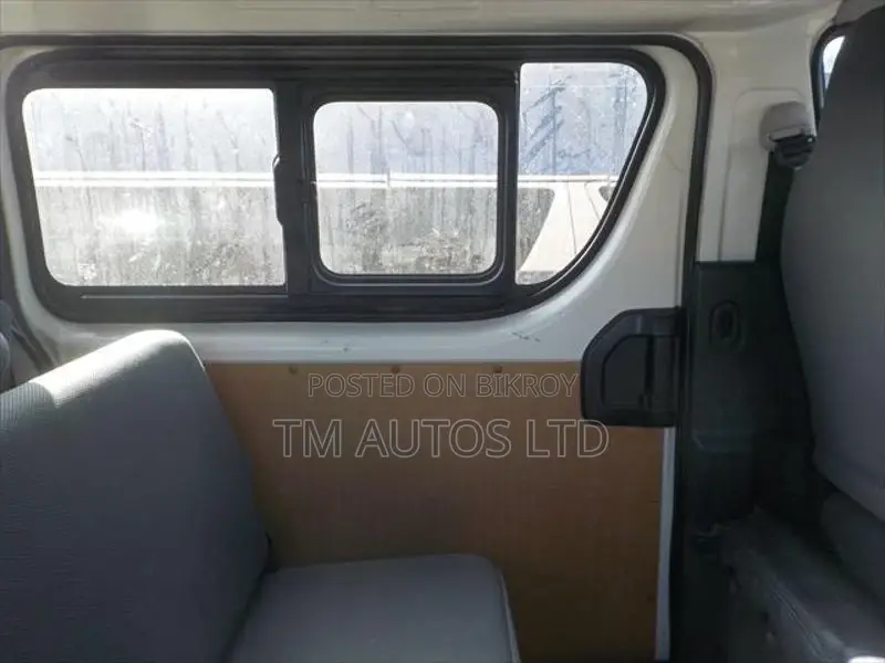 Toyota Hiace DX PKG 3.5 WHITE 2021