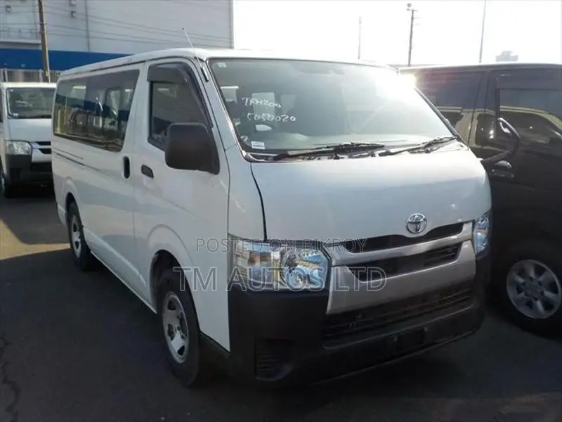 Toyota Hiace DX PKG 3.5 WHITE 2021