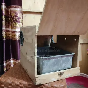 Breeding Box For Cockatiel And Love Bird