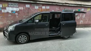 Toyota Noah 2013 Gray