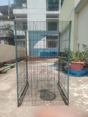 একটি ২ তলা কবুতরের খাঁচা এবং ছোট বিক্রয় করা হবে।