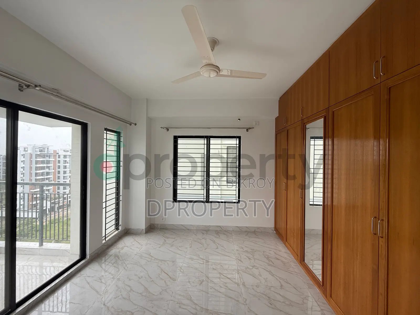 4bdrm Apartment in Basundhara for Rent