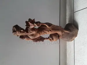 বিক্রির জন্য কাঠের ভাস্কর্য