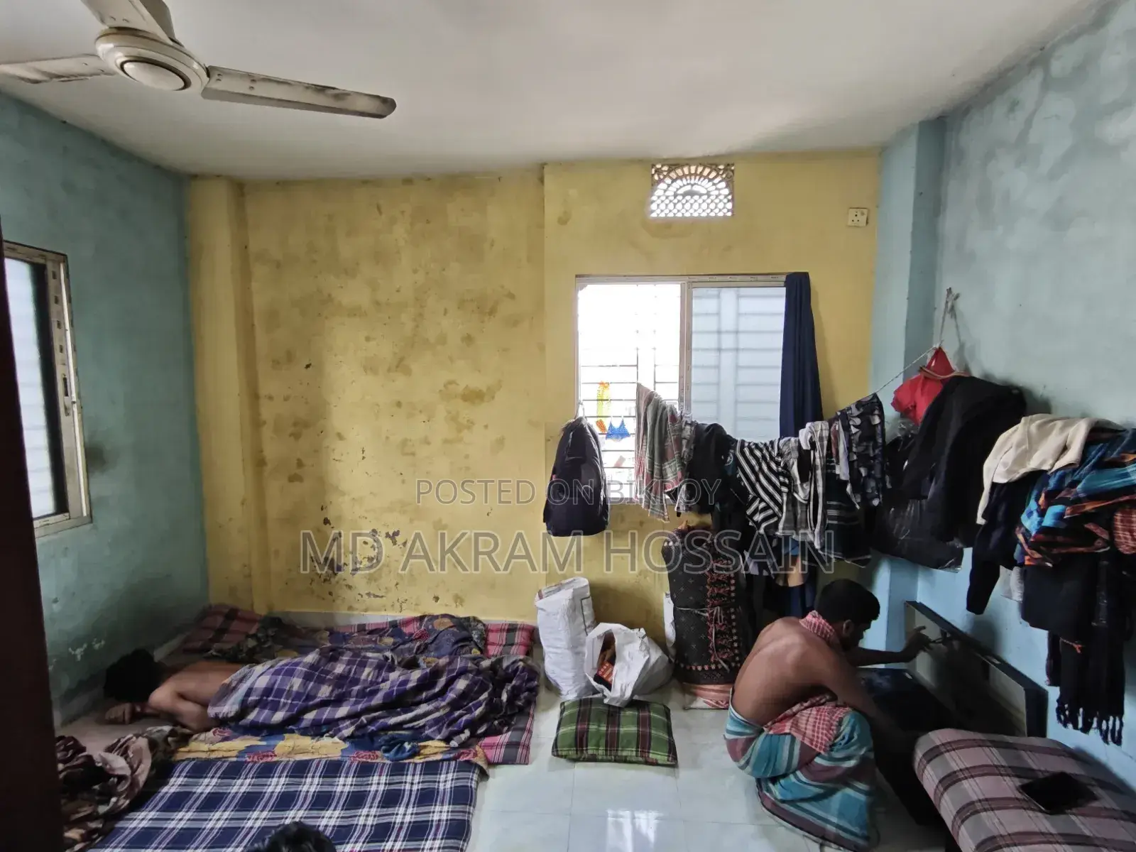 Mini Flat near Rahmatganj Playground, Chaukbazar for Sale