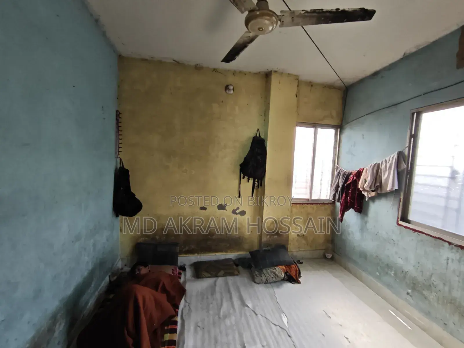 Mini Flat near Rahmatganj Playground, Chaukbazar for Sale