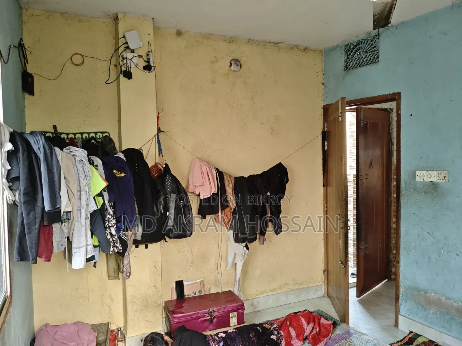 Mini Flat near Rahmatganj Playground, Chaukbazar for Sale