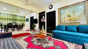 3bdrm Apartment in Flora Vista, Basundhara for sale