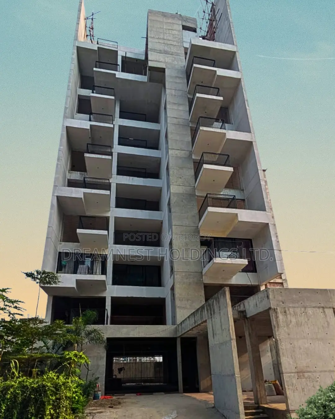 3bdrm Apartment in Flora Vista, Basundhara for sale