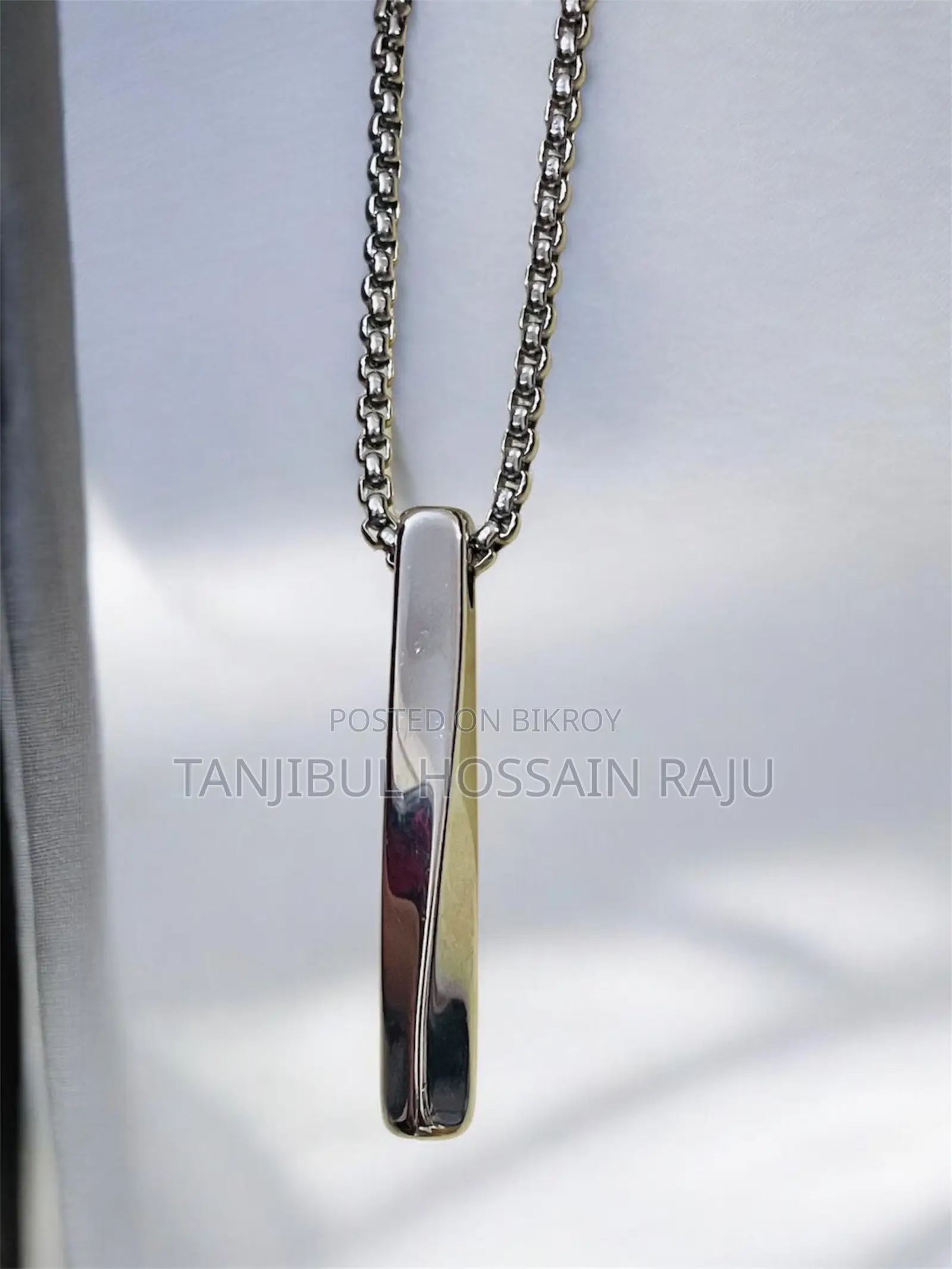 Twisted Vertical Bar Pendant