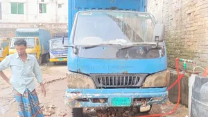 Covered Van ( 12ft ,T.Kin)