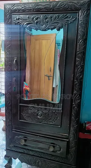 1 Almari and 1 Bed