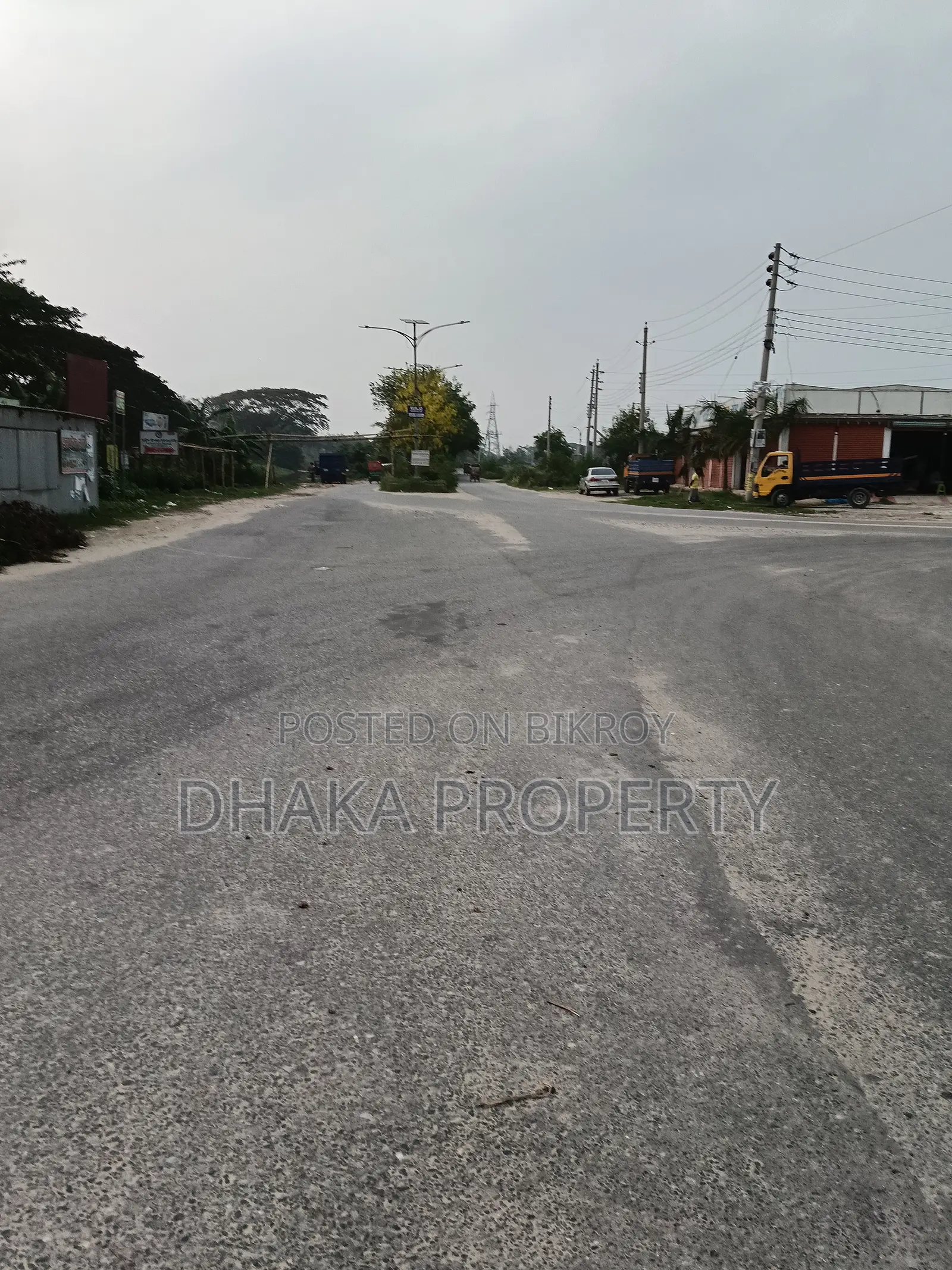 60ft Rd 3 Katha Park South at Sector-16/H