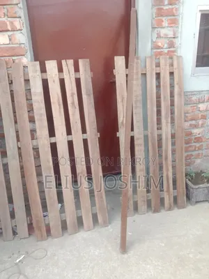 High-Quality Mahogany Wood Bed