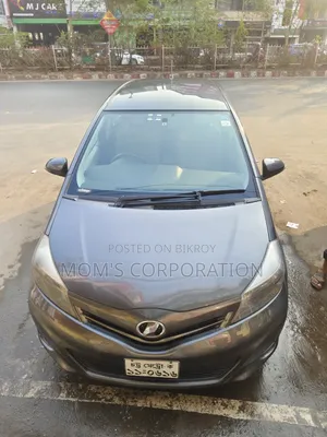 Toyota Vitz 2011 Gray