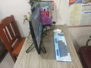 Desktop Computer HP 200 G4 22 All-in-One 8GB Intel Core I3 HDD 1TB