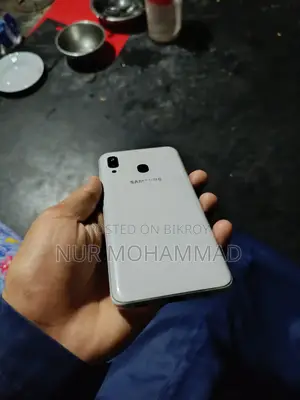 Samsung Galaxy A20 32 GB White