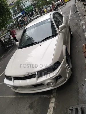 Mitsubishi Lancer 1999 White