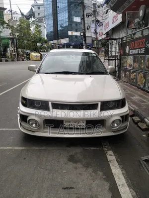Mitsubishi Lancer 1999 White