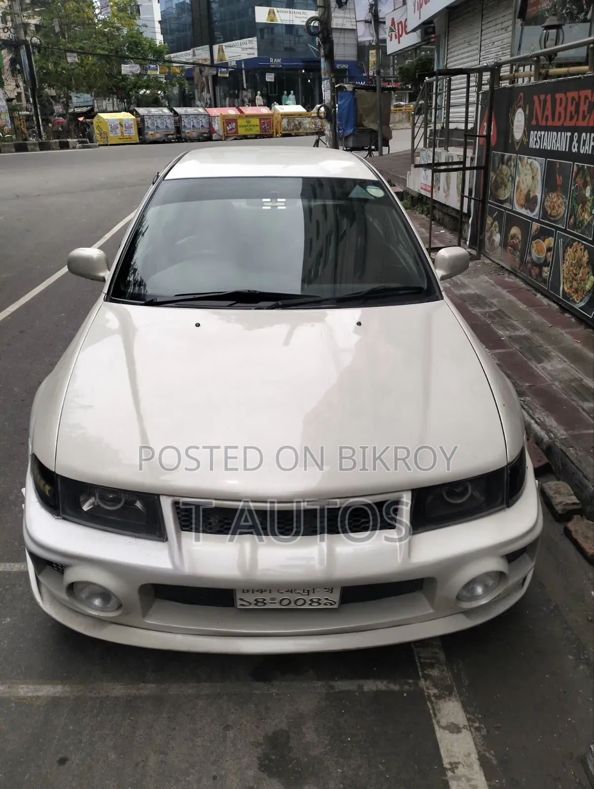 Mitsubishi Lancer 1999 White