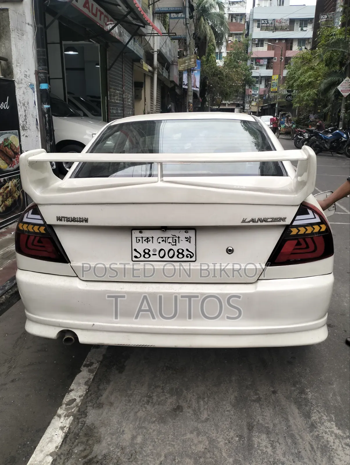 Mitsubishi Lancer 1999 White
