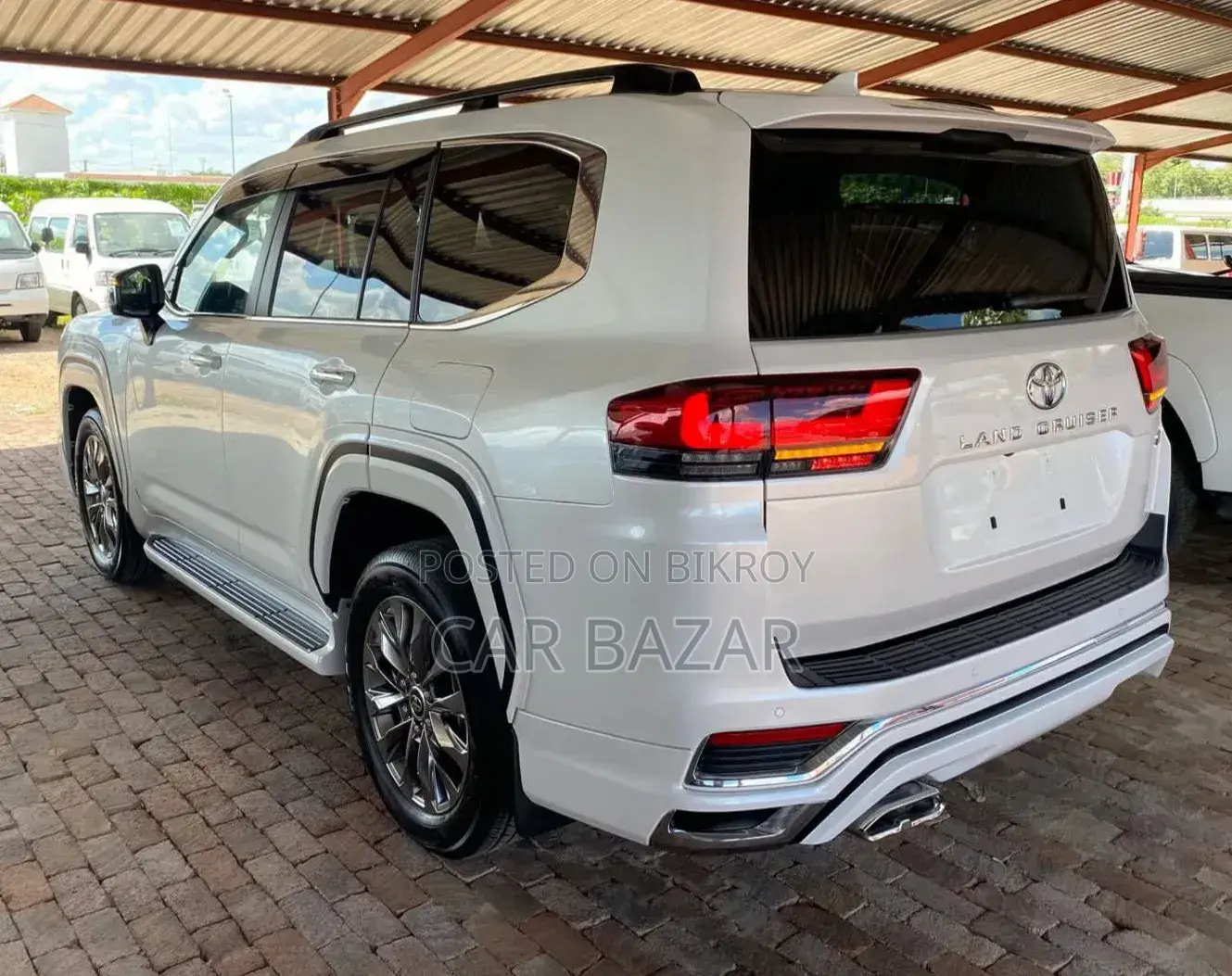 New Toyota Land Cruiser LC300 2025 Off White