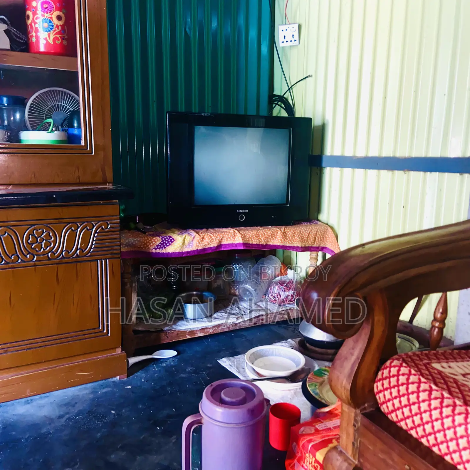 Singer TV 21" + New Set-Top Box (Used for 40 days)