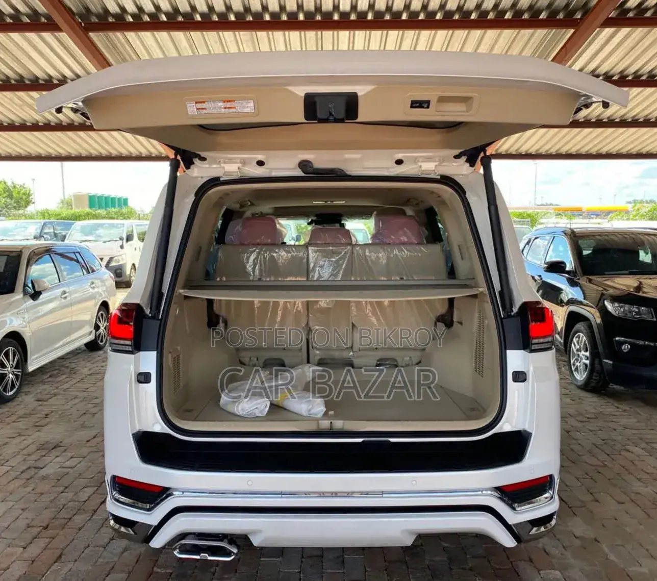 New Toyota Land Cruiser LC300 2025 Off White
