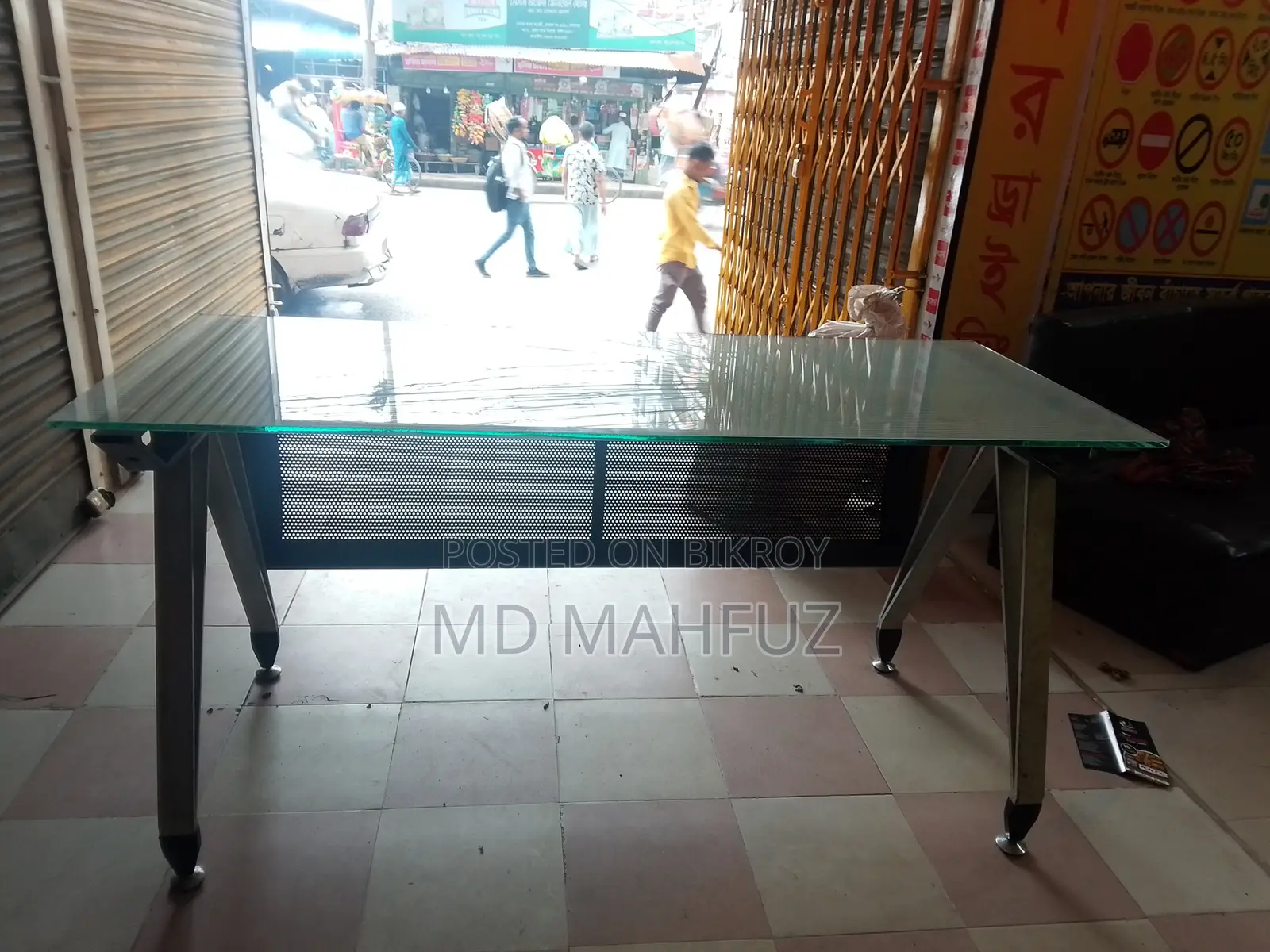Table-Good Condition (Urgent Sell)