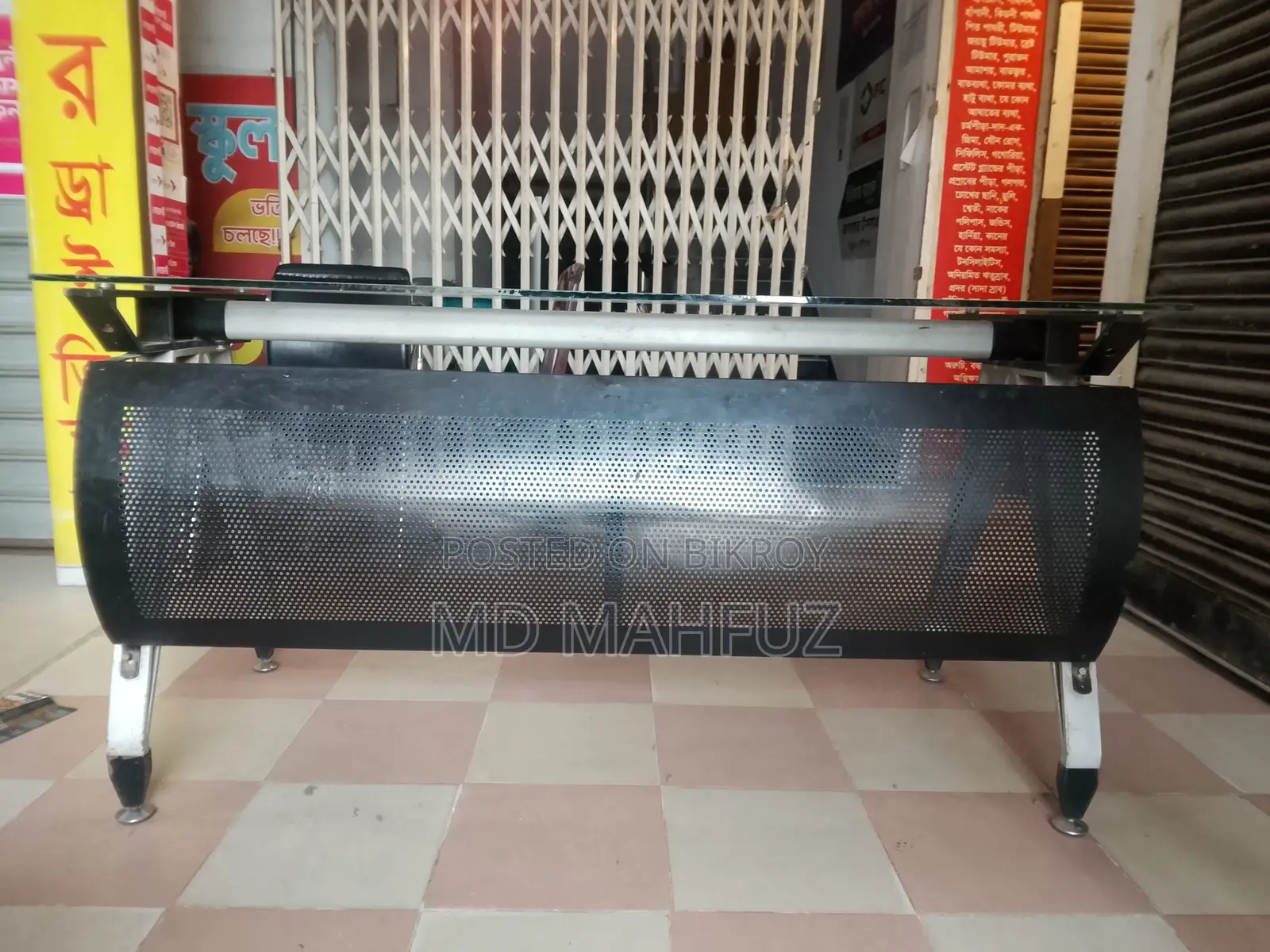 Table-Good Condition (Urgent Sell)