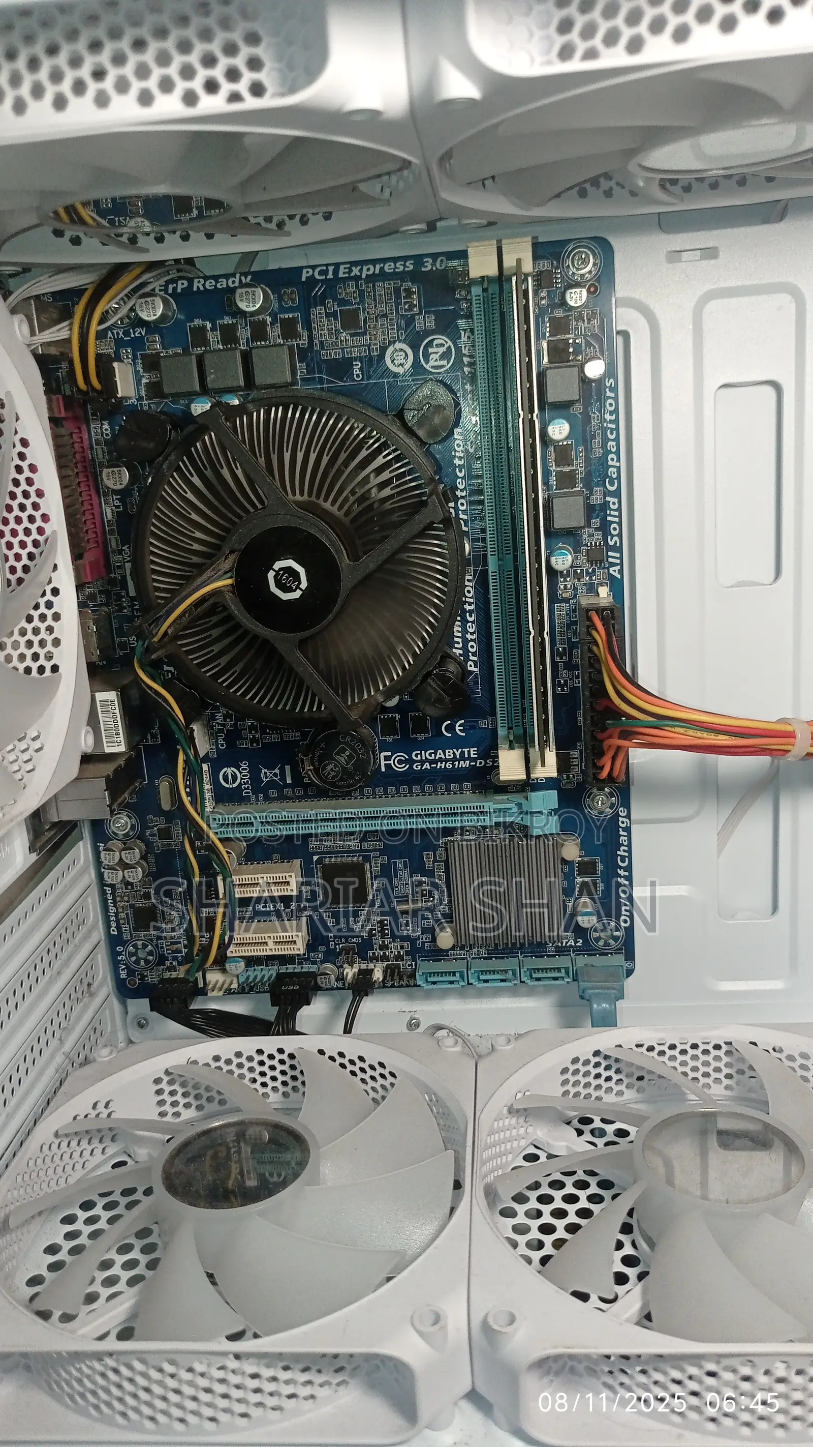 Gigabyte H61 Ds2 Motherboard.