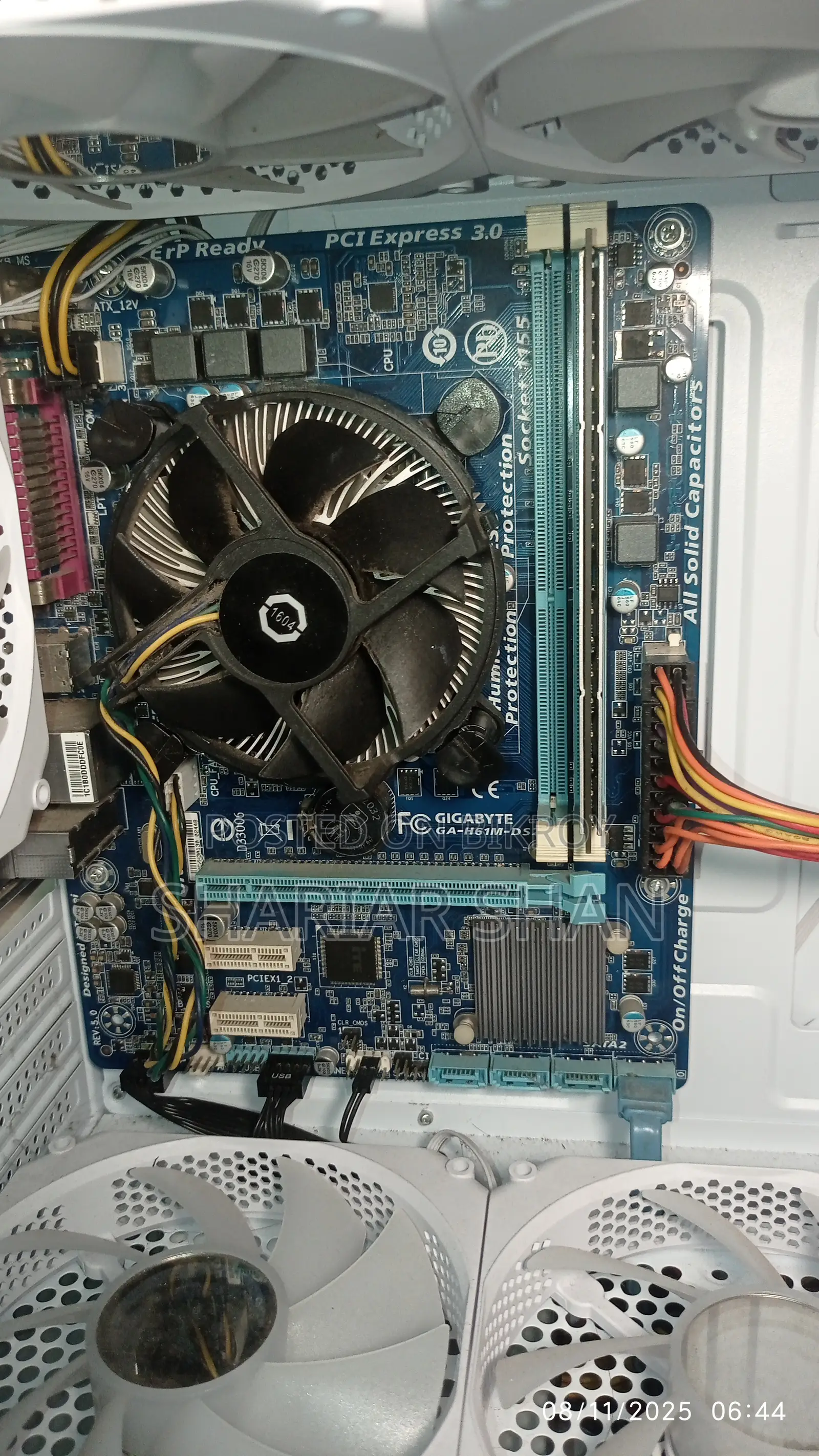 Gigabyte H61 Ds2 Motherboard.