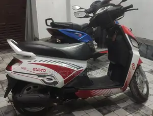 Mahindra Gusto 2019 Red