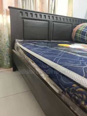 কাঠের বিছানা ৬/৭ ফুট