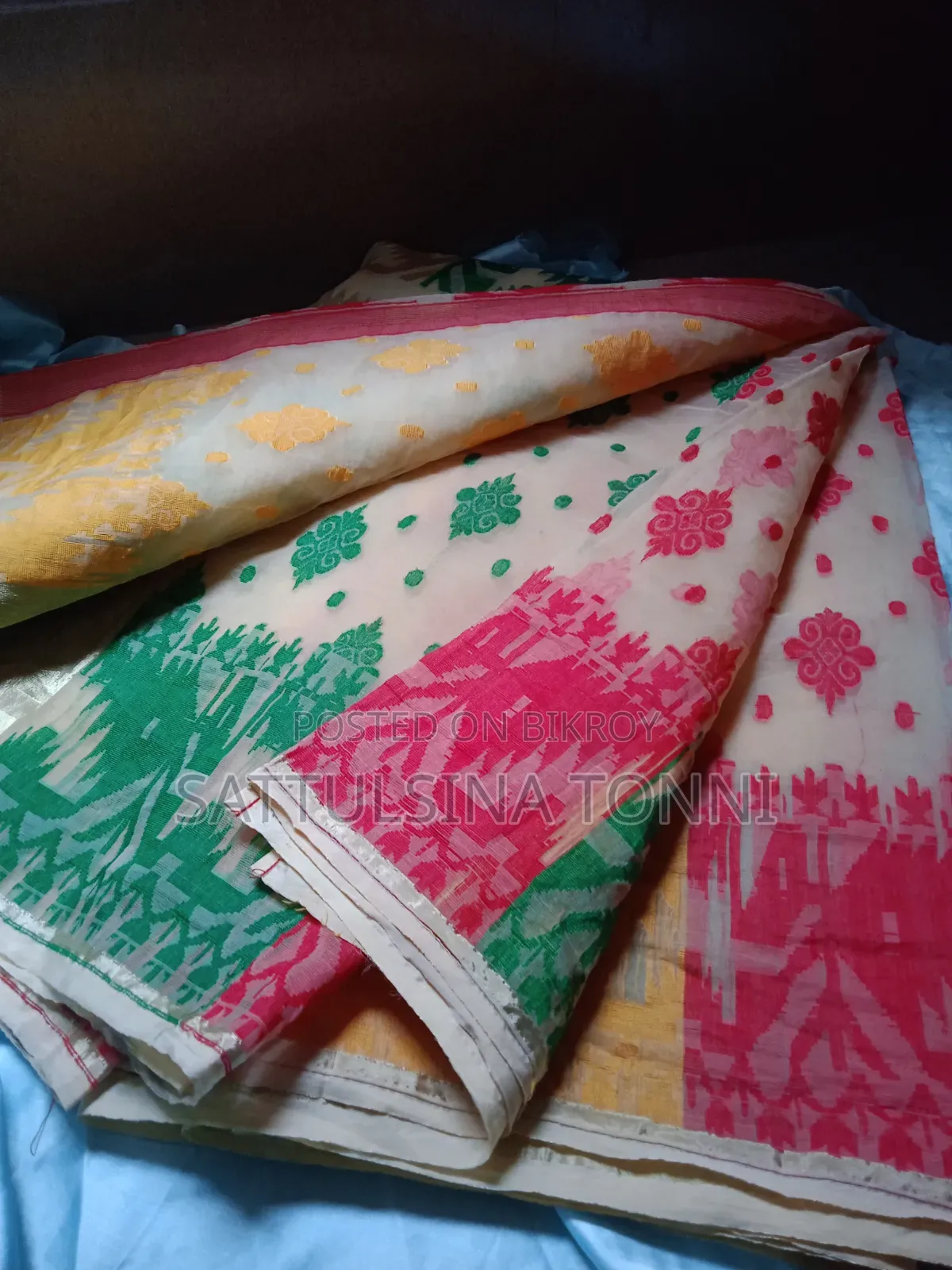 ঢাকাই শাড়ি