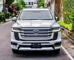 New Toyota Land Cruiser LC300 2024 White