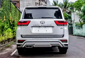 New Toyota Land Cruiser LC300 2024 White