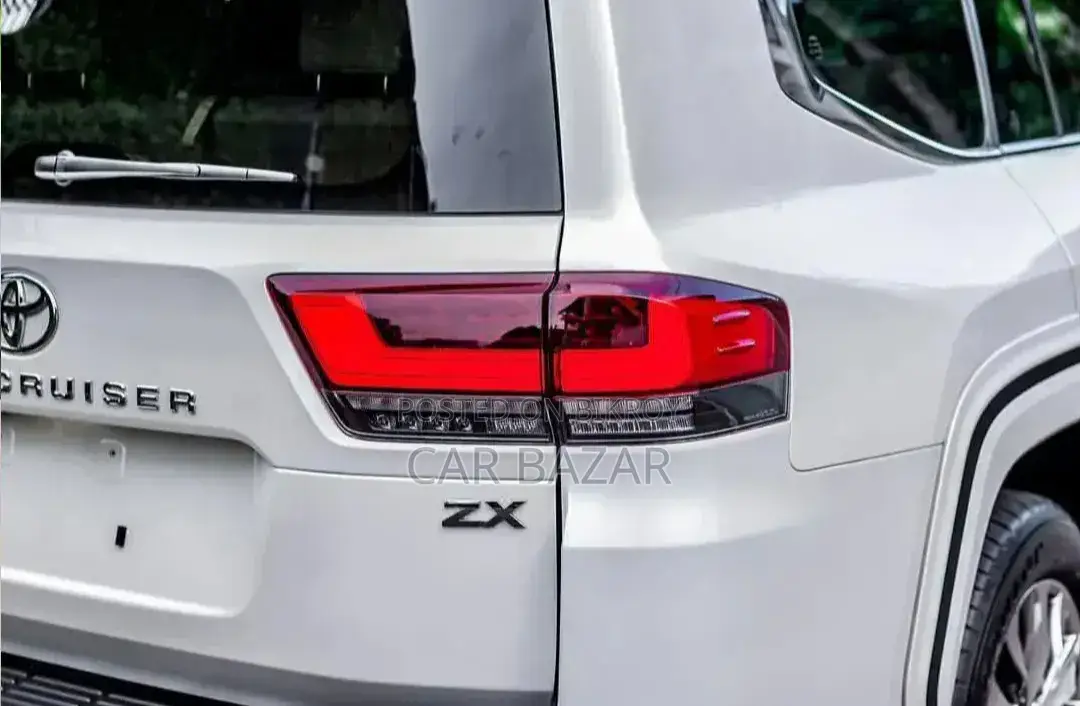 New Toyota Land Cruiser LC300 2024 White