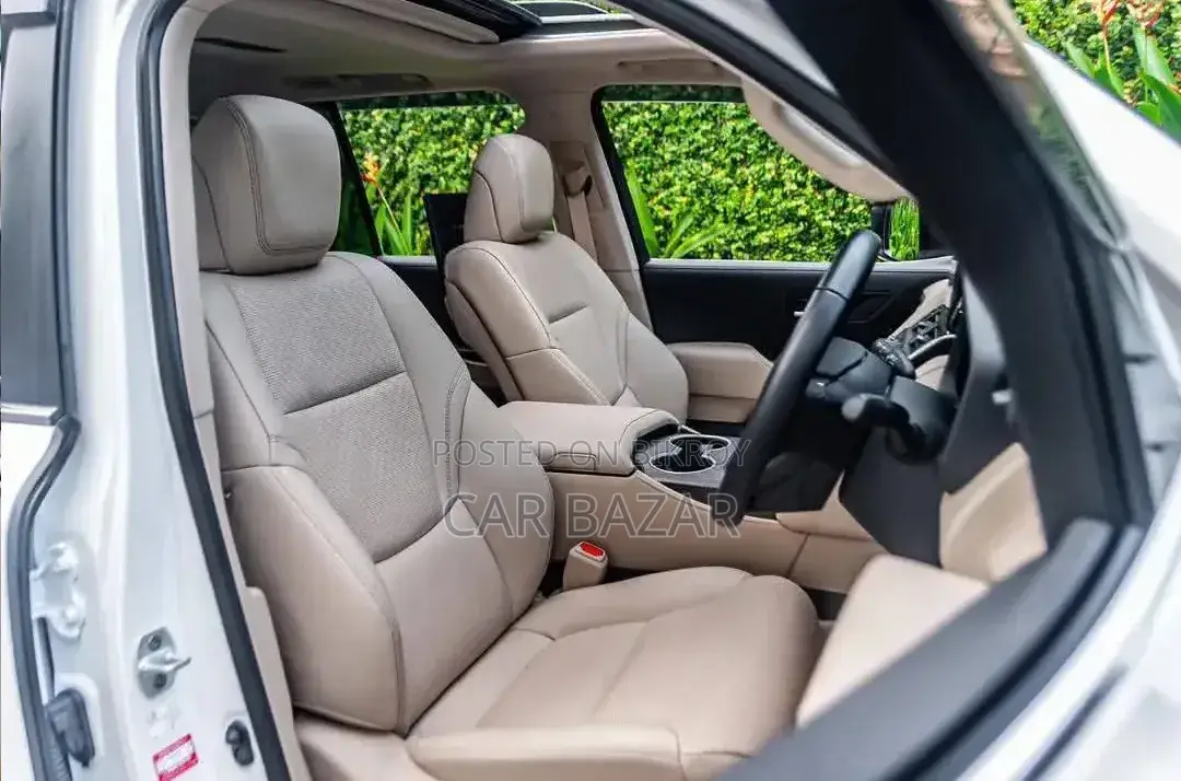 New Toyota Land Cruiser LC300 2024 White