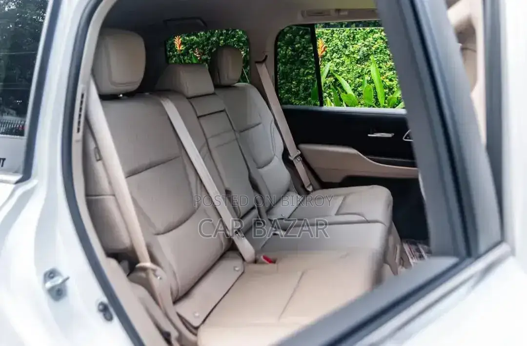 New Toyota Land Cruiser LC300 2024 White