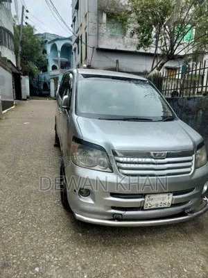 Toyota Noah 2.0 AWD (8 Seater) 2002 Silver