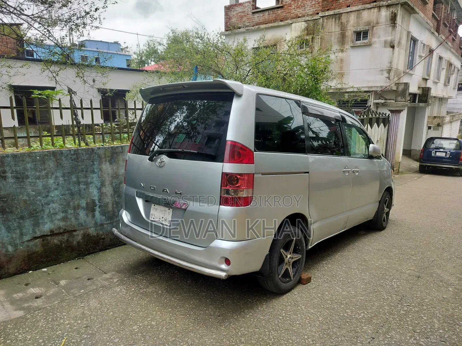 Toyota Noah 2.0 AWD (8 Seater) 2002 Silver