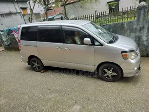 Toyota Noah 2.0 AWD (8 Seater) 2002 Silver