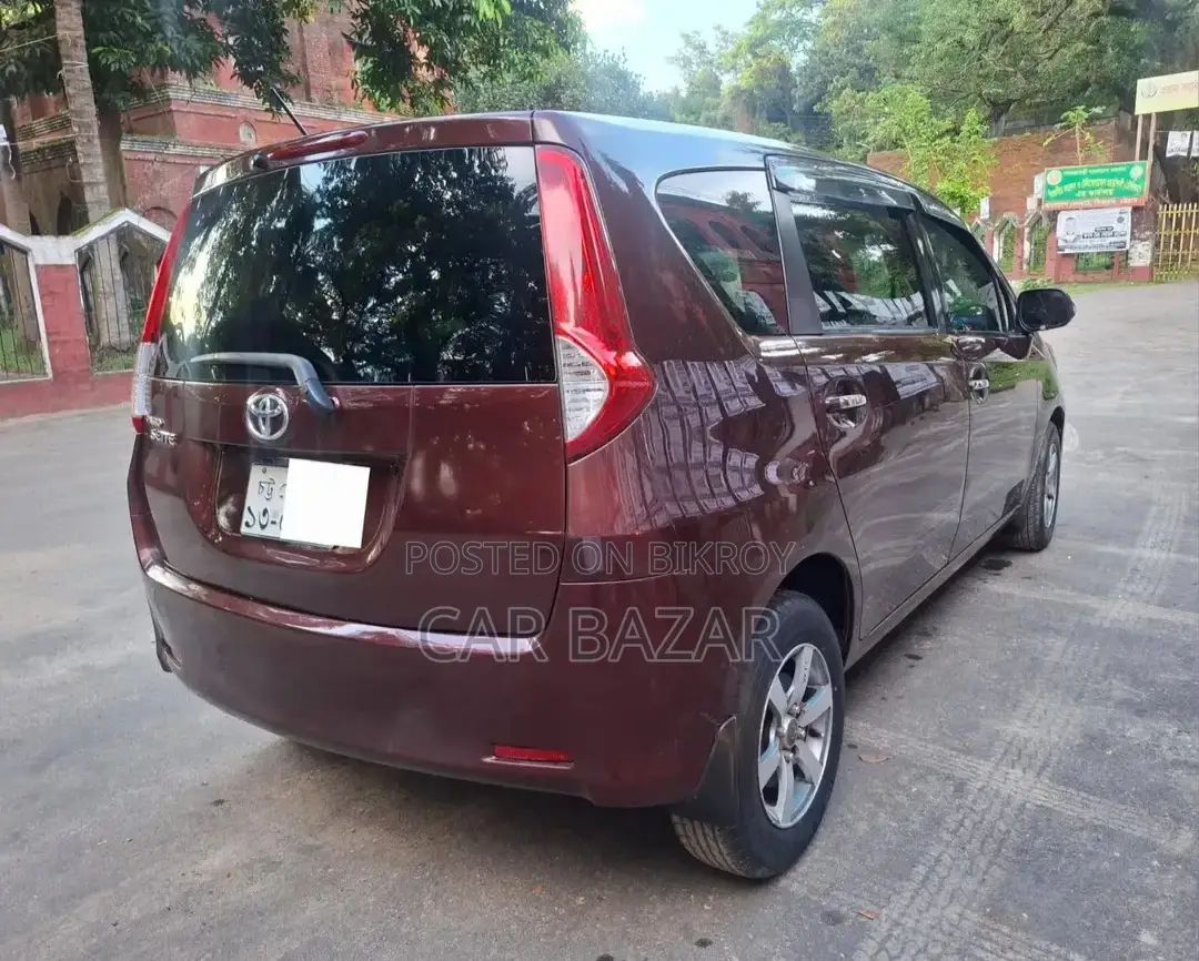 Toyota Passo Sette G 7Seater 2010