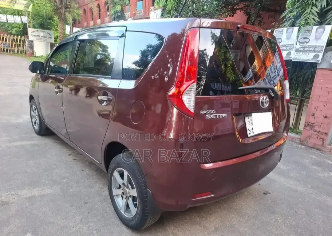 Toyota Passo Sette G 7Seater 2010