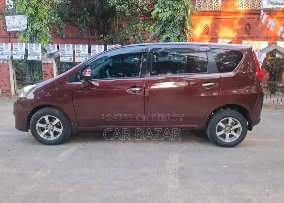 Toyota Passo Sette G 7Seater 2010