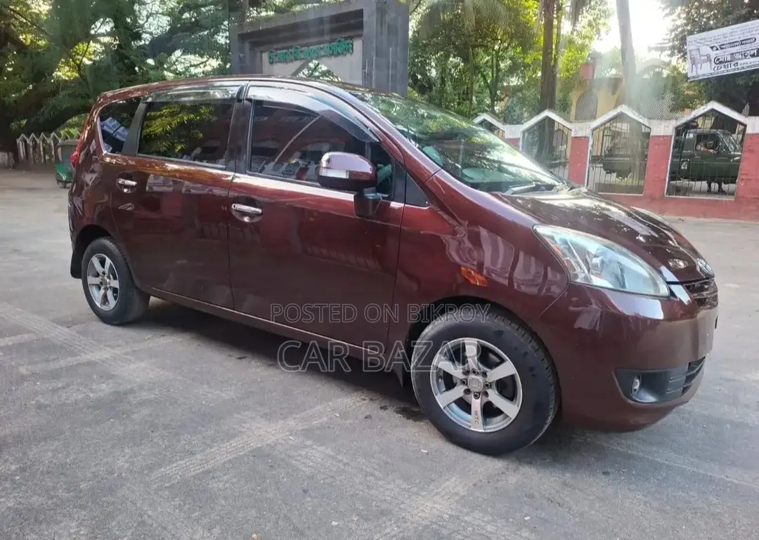 Toyota Passo Sette G 7Seater 2010