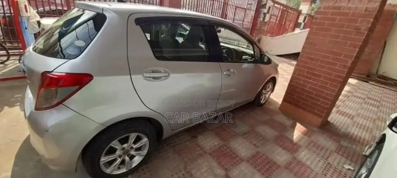 Toyota Vitz X SMART PKG 2011